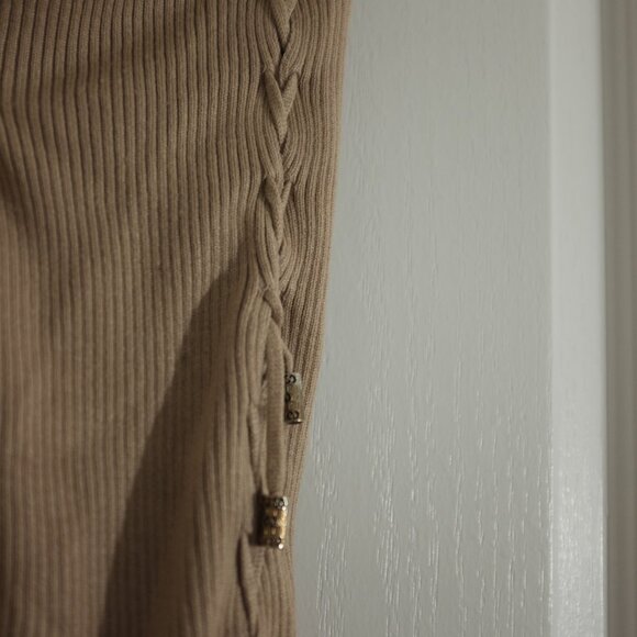 COPY - HWA apparel tan crossover sweater with lace up sleeves detail size M - Picture 5 of 6